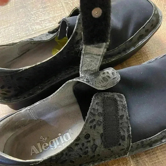 Algeria Den-435W Brenna embossed shoes flat black women slip on leather 38 (7.5) - Picture 6 of 10